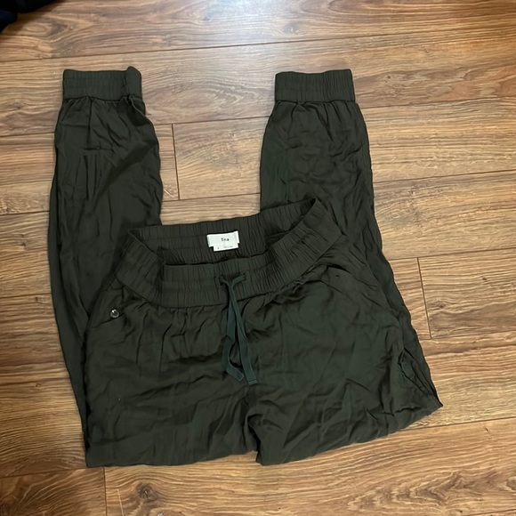 ARITZIA BUNDLE 12 ITEMS - Picture 7 of 13